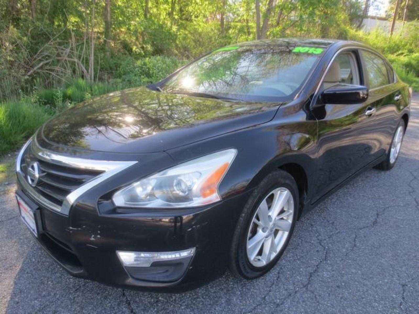 2013 Black /Beige Nissan Altima SV (1N4AL3AP7DN) with an 2.5L L4 DOHC 16V engine, Automatic transmission, located at 270 US Route 6, Mahopac, NY, 10541, (845) 621-0895, 41.349022, -73.755280 - Photo #0